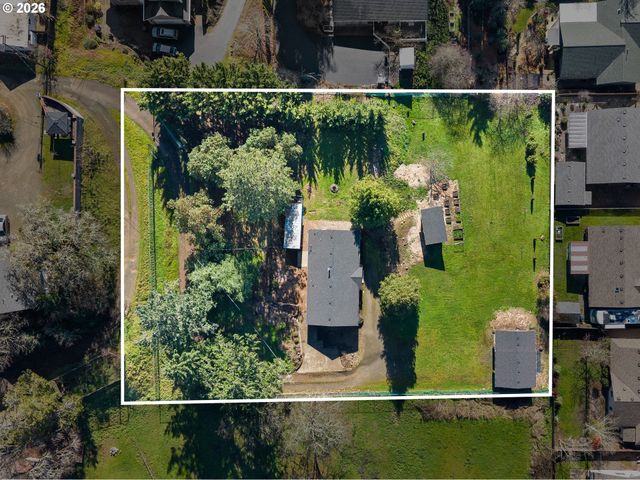 1378 Nw GROVE St, Roseburg, OR 97471