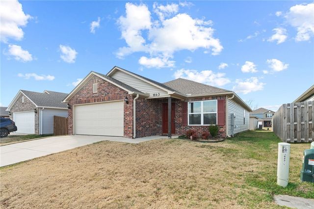 1643 S Towhee Lane, Fayetteville, AR 72701