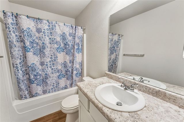 1643 S Towhee Lane, Fayetteville, AR 72701