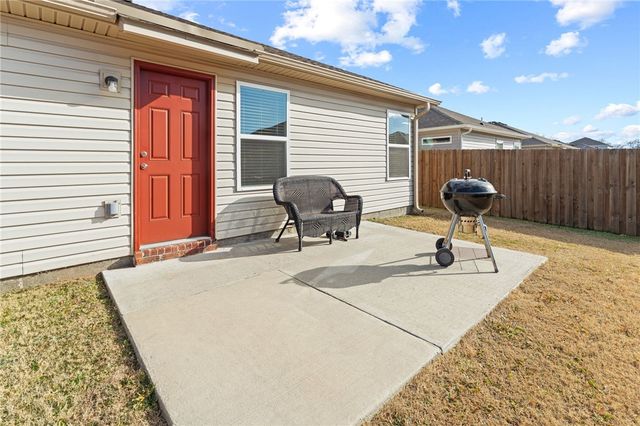 1643 S Towhee Lane, Fayetteville, AR 72701