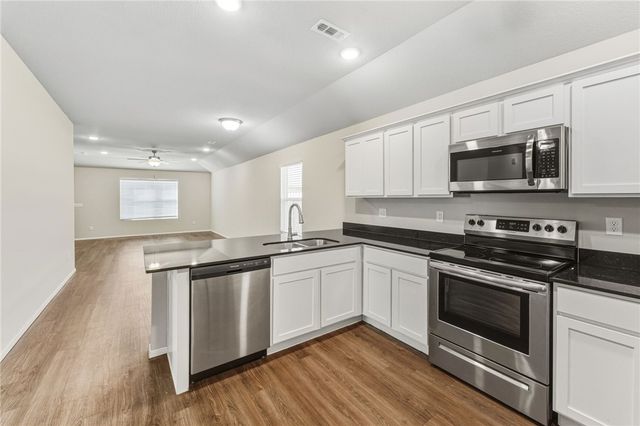 1643 S Towhee Lane, Fayetteville, AR 72701