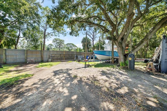 9633 Honeysuckle, Sebastian, FL 32976