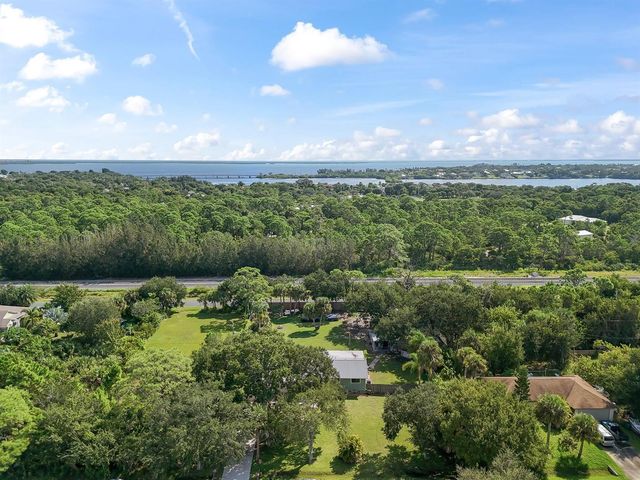 9633 Honeysuckle, Sebastian, FL 32976
