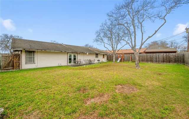 1114 Bradshaw Dr, Corpus Christi, TX 78412