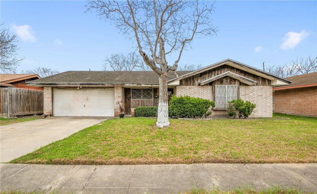 1114 Bradshaw Dr, Corpus Christi, TX 78412