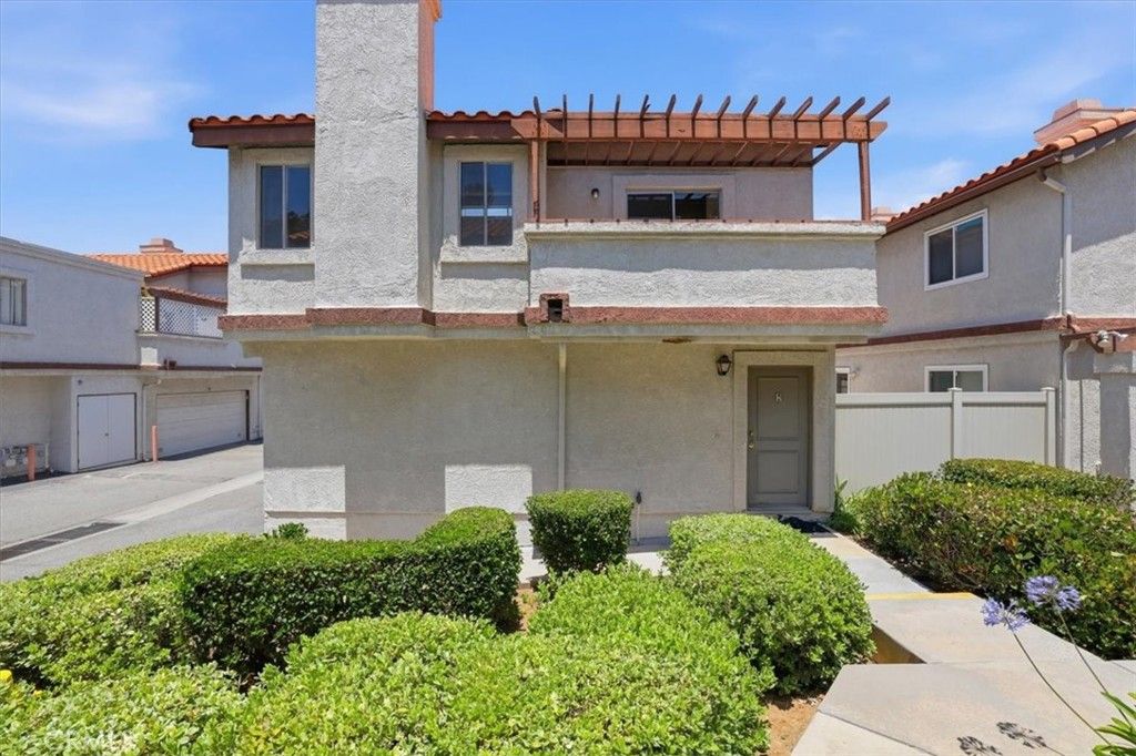 Image 2 of property listing at 24242 Sylvan Glen, Diamond Bar, CA 91765