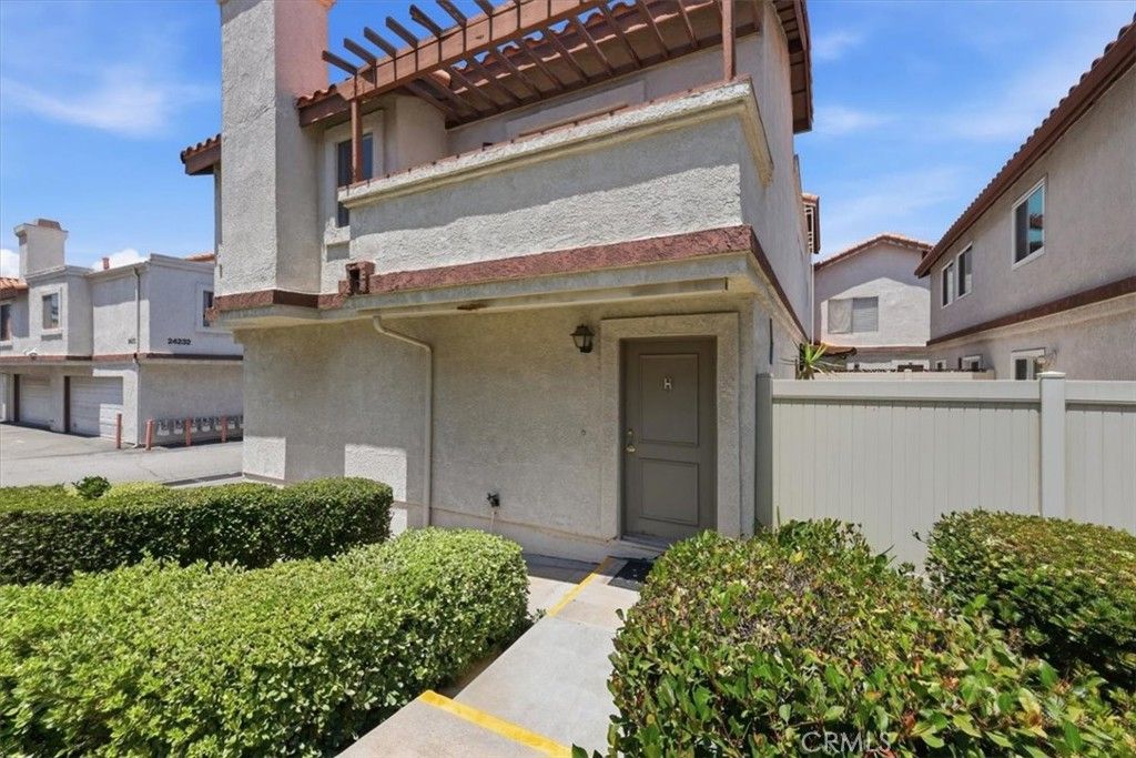 Image 3 of property listing at 24242 Sylvan Glen, Diamond Bar, CA 91765