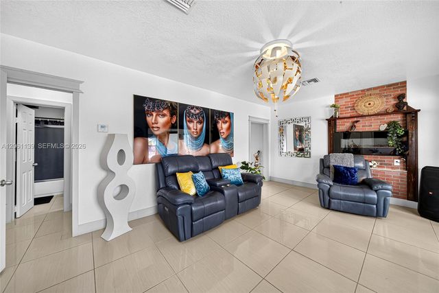 17019 SW 100th Ave, Miami, FL 33157