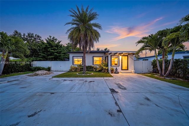 17019 SW 100th Ave, Miami, FL 33157