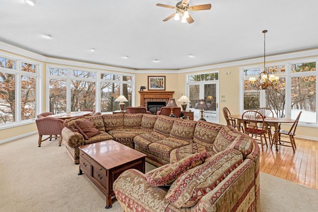 2 Crocus Lane, North Oaks, MN 55127