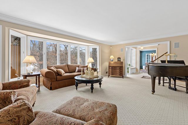 2 Crocus Lane, North Oaks, MN 55127