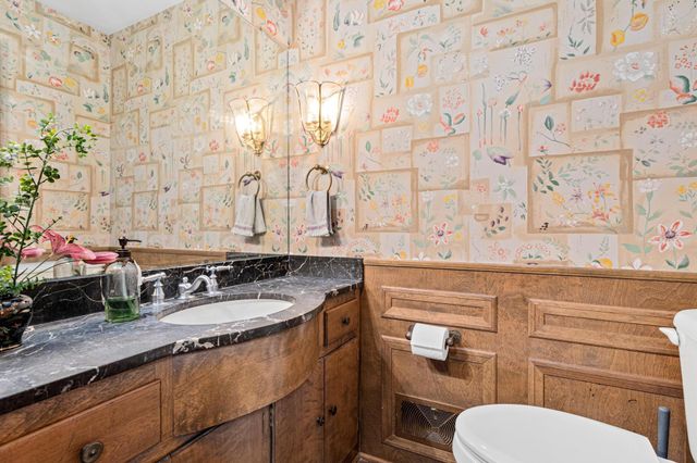 2 Crocus Lane, North Oaks, MN 55127