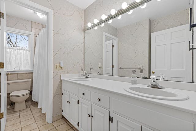 2 Crocus Lane, North Oaks, MN 55127