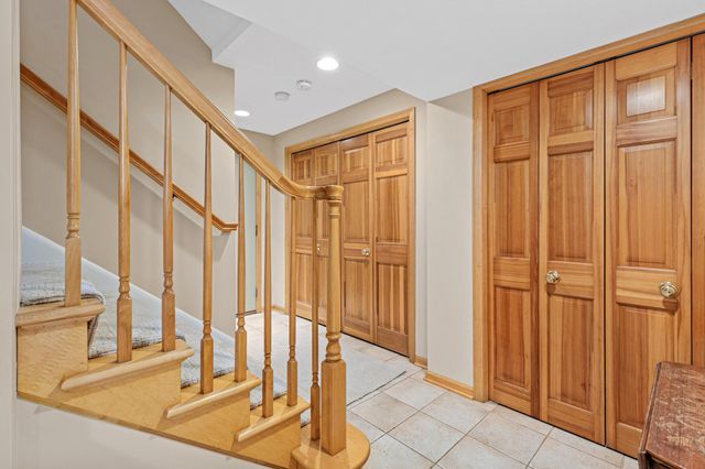 2 Crocus Lane, North Oaks, MN 55127