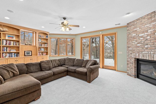 2 Crocus Lane, North Oaks, MN 55127