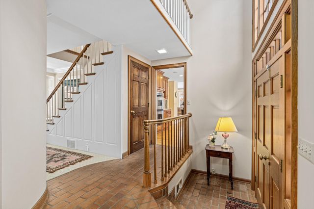 2 Crocus Lane, North Oaks, MN 55127