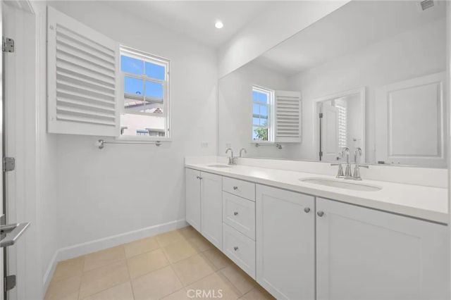 60 Quentin, Irvine, CA 92620