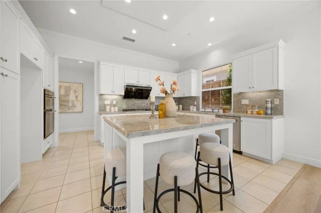 60 Quentin, Irvine, CA 92620