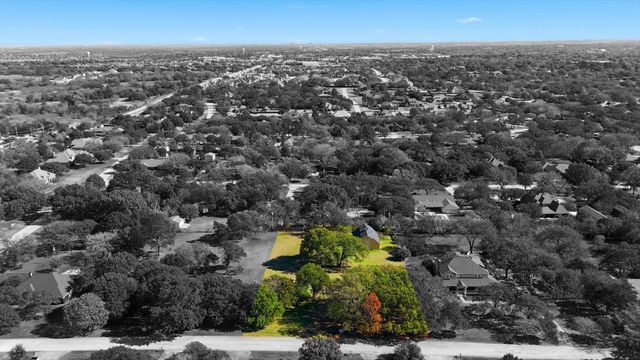 370 Oakview Drive, Double Oak, TX 75077
