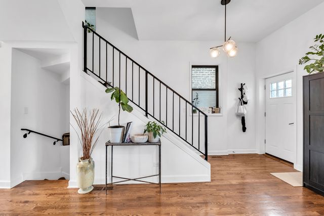3529 W Le Moyne Street, Chicago, IL 60651