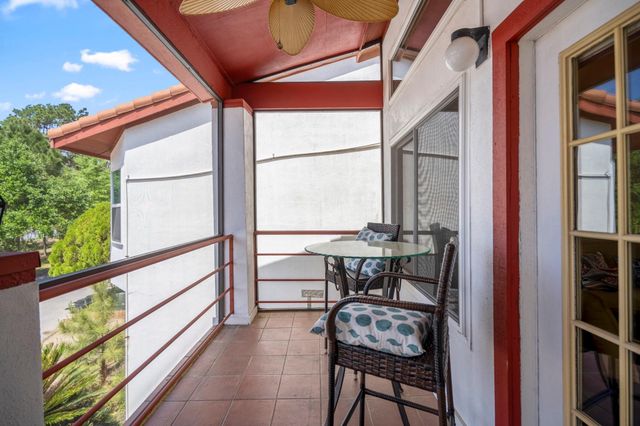 22547 Bayview Circle, Huntsville, TX 77320
