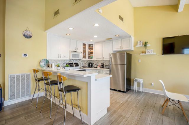 22547 Bayview Circle, Huntsville, TX 77320