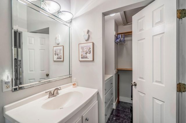 22547 Bayview Circle, Huntsville, TX 77320