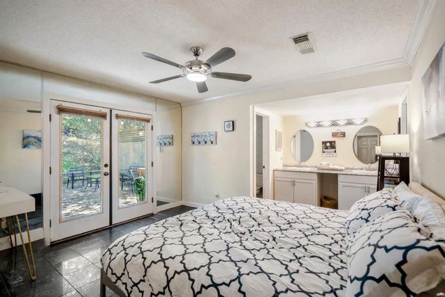 22547 Bayview Circle, Huntsville, TX 77320