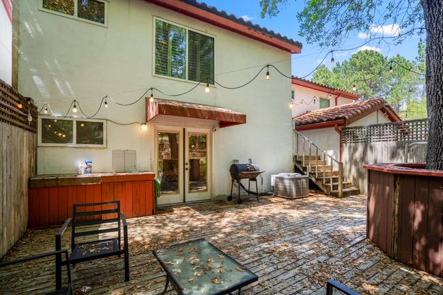 22547 Bayview Circle, Huntsville, TX 77320