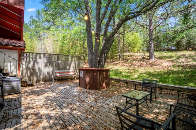 22547 Bayview Circle, Huntsville, TX 77320