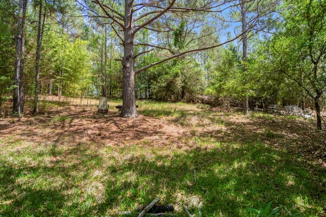 22547 Bayview Circle, Huntsville, TX 77320