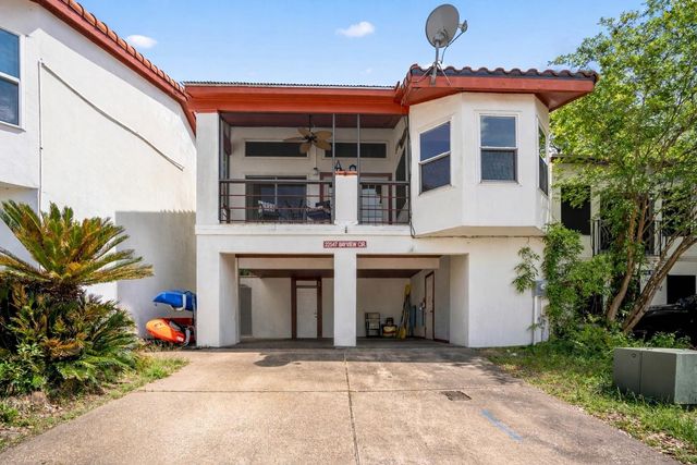 22547 Bayview Circle, Huntsville, TX 77320