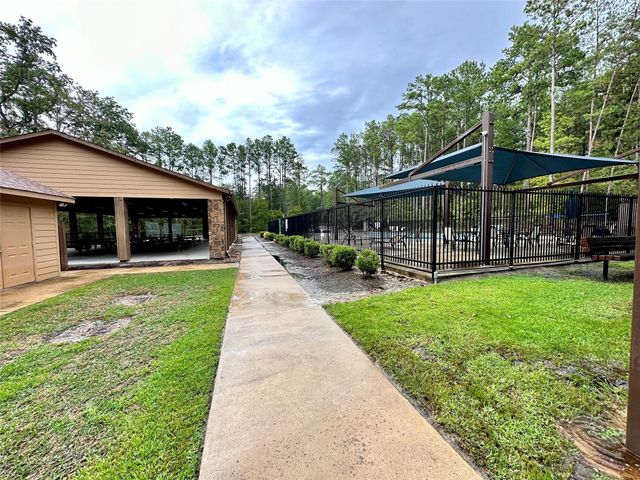 22547 Bayview Circle, Huntsville, TX 77320