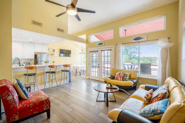 22547 Bayview Circle, Huntsville, TX 77320