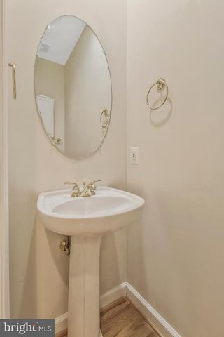 8847 ASHGROVE HOUSE LN, Vienna, VA 22182