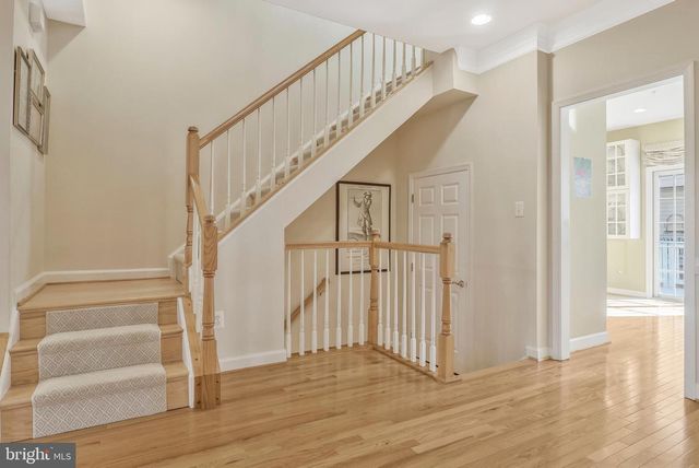 8847 ASHGROVE HOUSE LN, Vienna, VA 22182