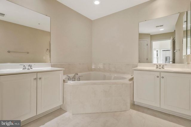 8847 ASHGROVE HOUSE LN, Vienna, VA 22182