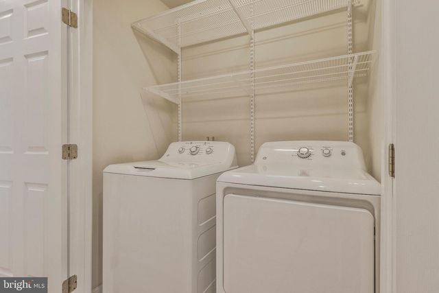 8847 ASHGROVE HOUSE LN, Vienna, VA 22182