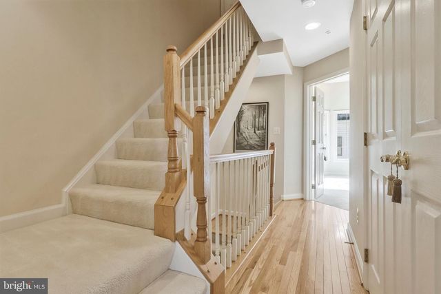 8847 ASHGROVE HOUSE LN, Vienna, VA 22182