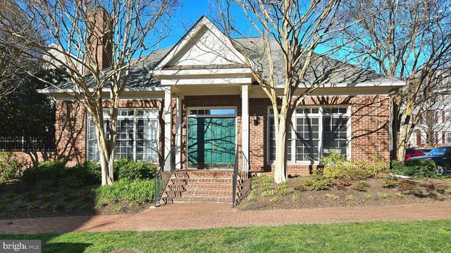 8847 ASHGROVE HOUSE LN, Vienna, VA 22182