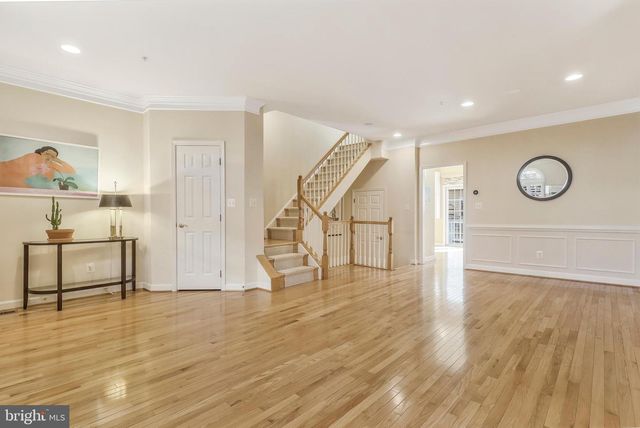 8847 ASHGROVE HOUSE LN, Vienna, VA 22182