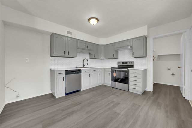 1300 Rivercrest Boulevard, Allen, TX 75002