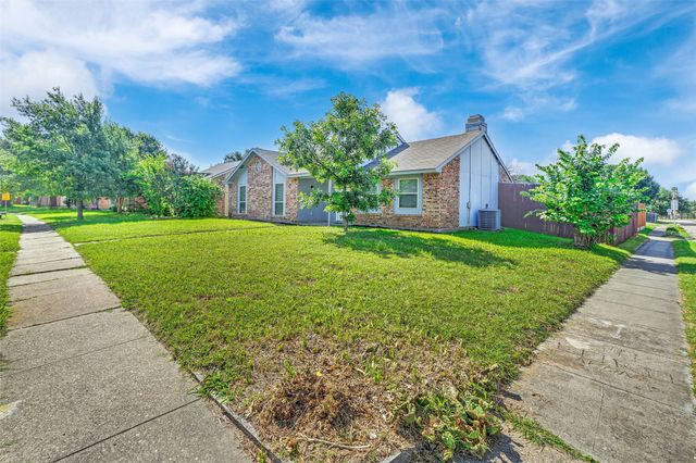 1300 Rivercrest Boulevard, Allen, TX 75002