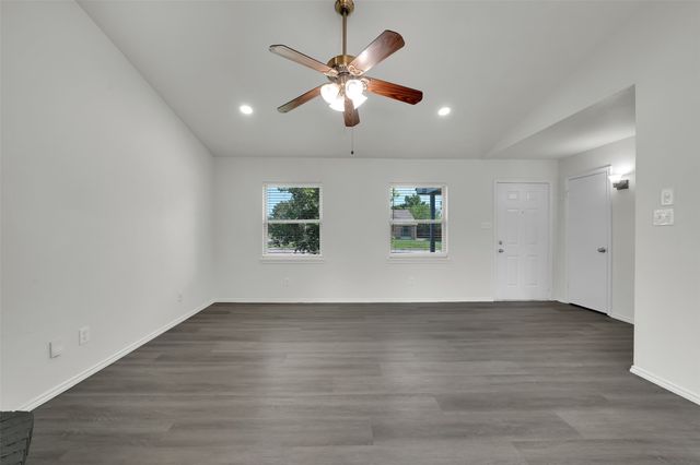 1300 Rivercrest Boulevard, Allen, TX 75002