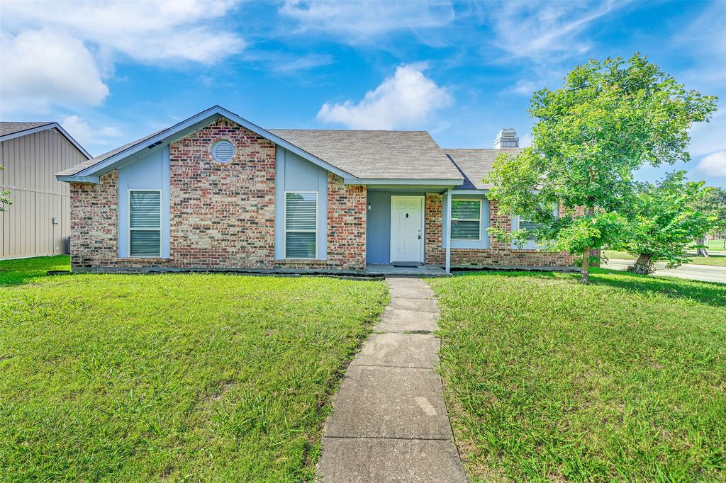 1300 Rivercrest Boulevard, Allen, TX 75002