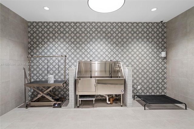 16395 Biscayne Blvd 1309, North Miami Beach, FL 33160