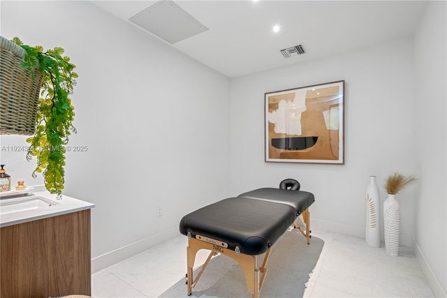 16395 Biscayne Blvd 1309, North Miami Beach, FL 33160