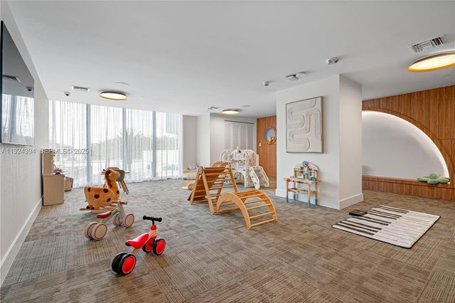 16395 Biscayne Blvd 1309, North Miami Beach, FL 33160