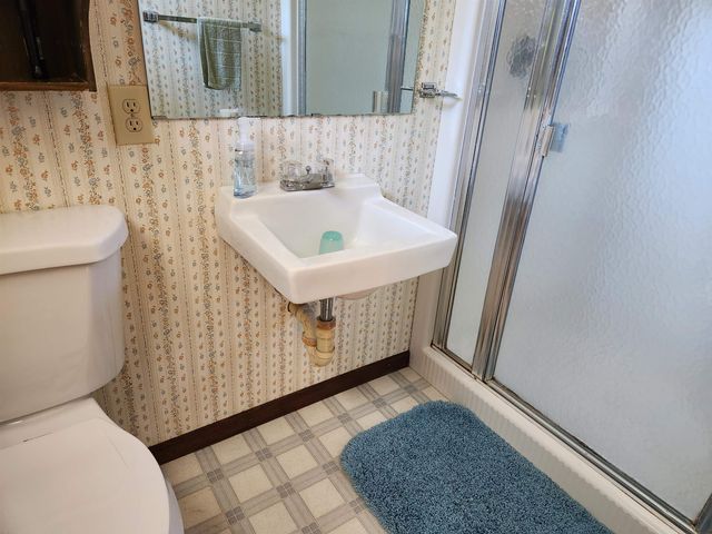 3056 S Glenway Drive, Bay City, MI 48706