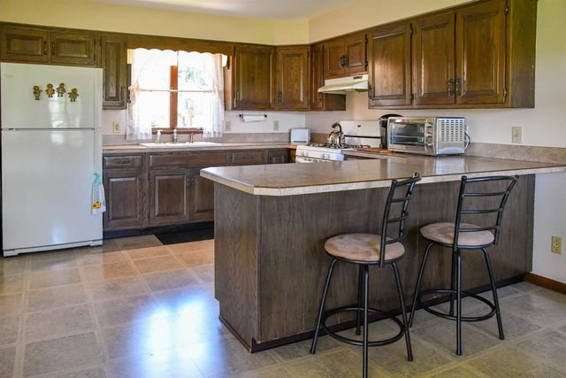 3056 S Glenway Drive, Bay City, MI 48706